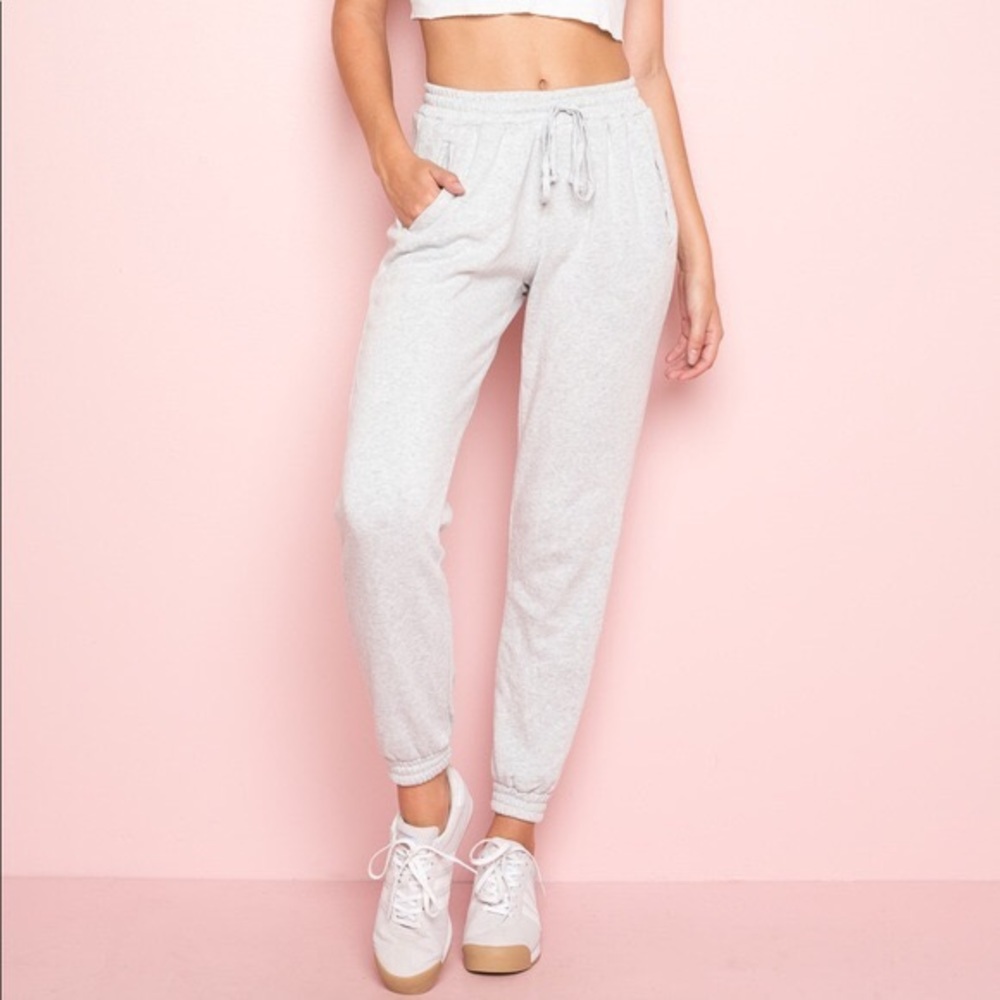 Brandy Melville Light Grey Rosa sweatpants